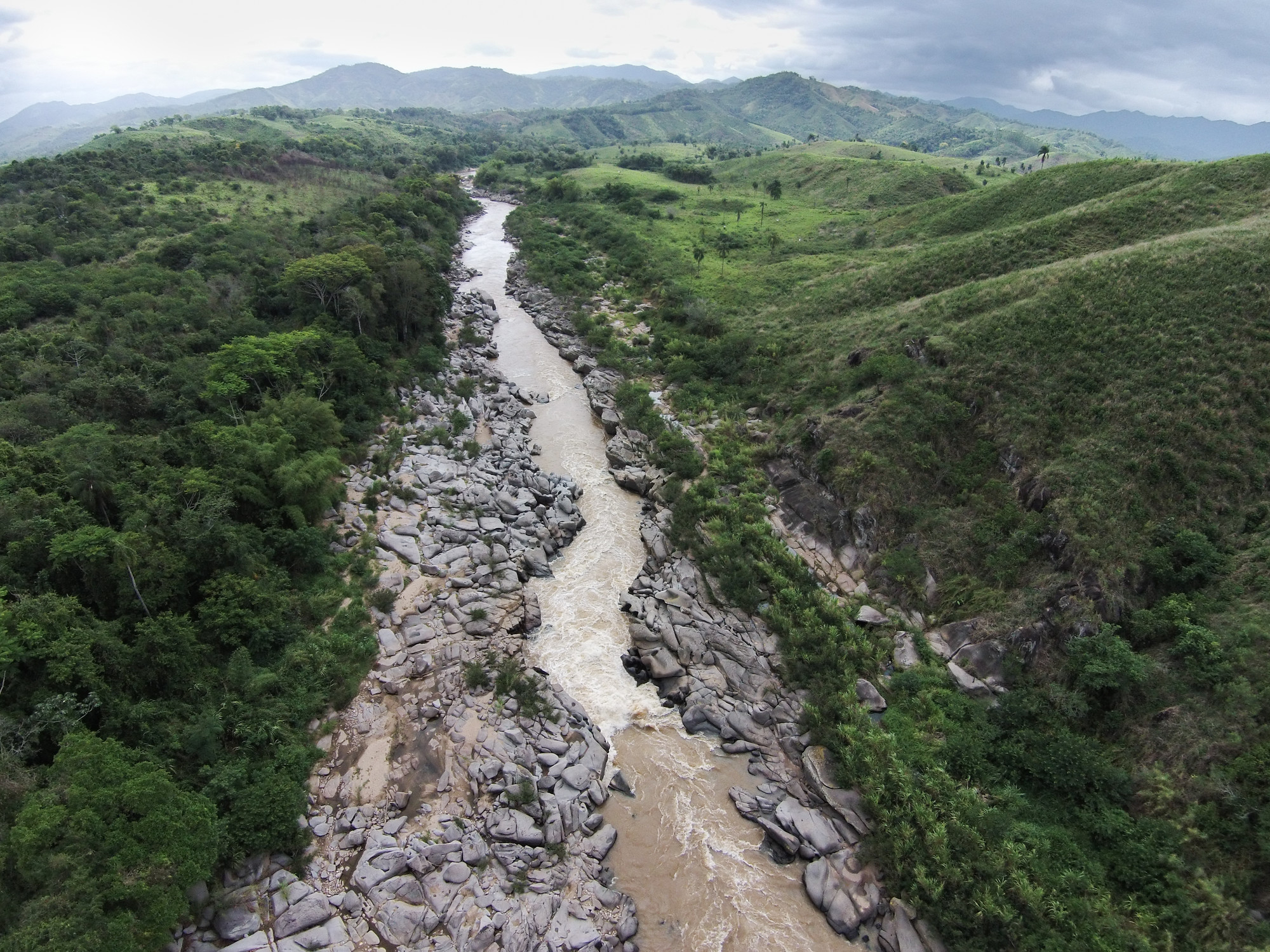 Varadouro, trecho do rio Ribeira de Iguape onde se localiza o projeto da PCH Itaóca @Junior Petar