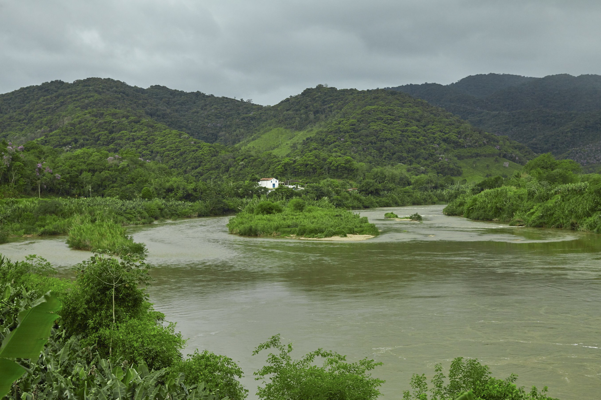 Quilombo de Ivaporunduva and the river Ribeira de Iguape @Loiro Cunha / ISA