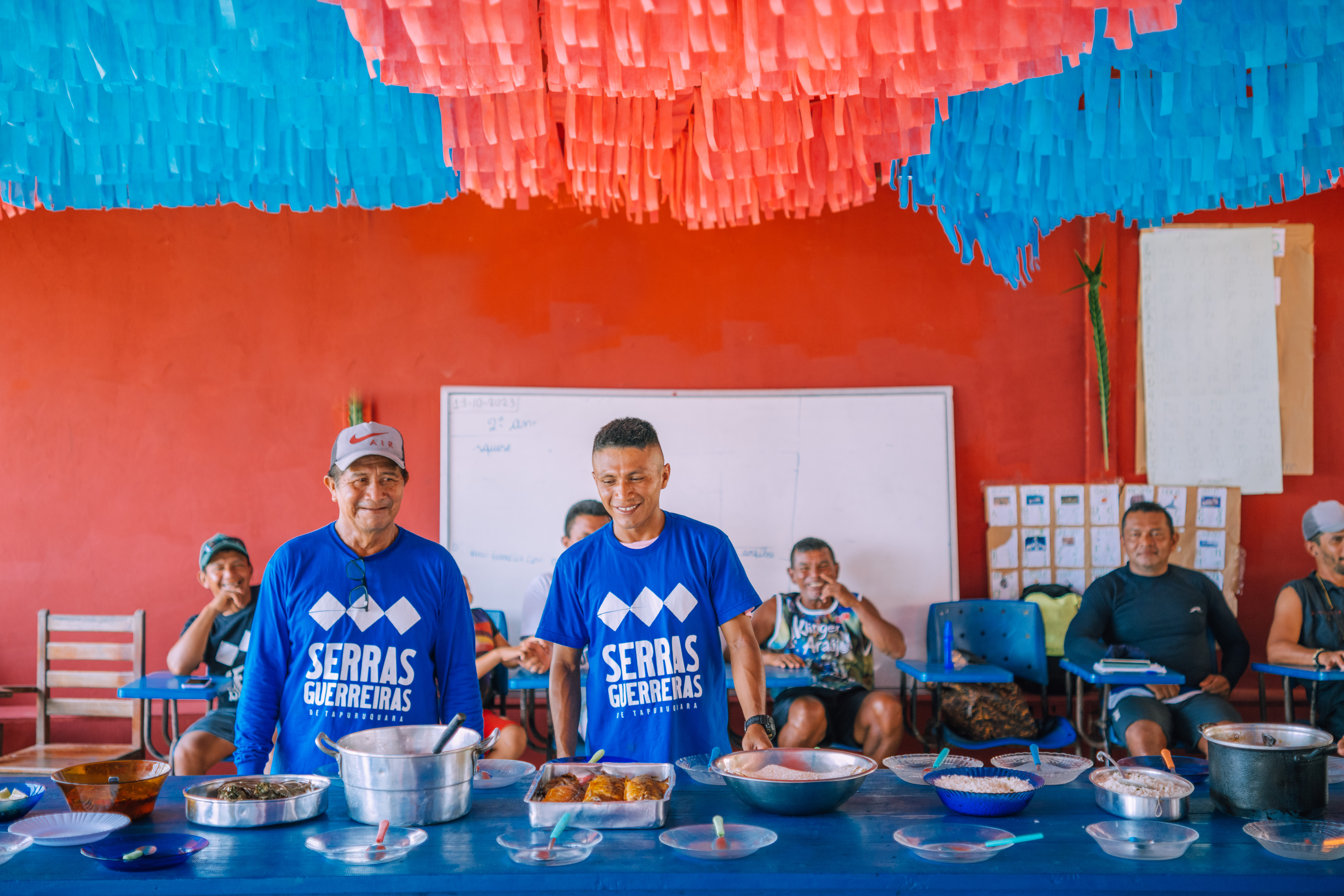 Apresentação dos pratos para o almoço na comunidade São João 2|Benjamin Mast/ISA