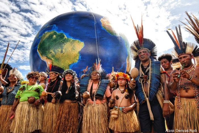 Mais de 7 mil indígenas de todas as regiões do país ocupam Brasília por direitos indígenas e demarcação dos territórios até 14 de abril 