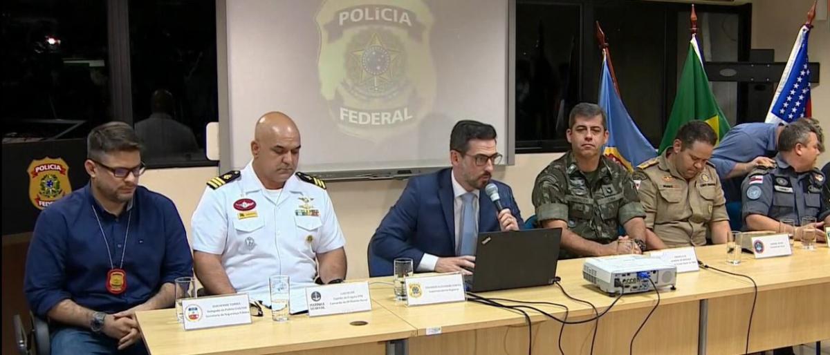 Press conference with bodies working on investigations into the deaths of Dom Phillips and Bruno Pereira. In the center, the PF superintendent in Amazonas, Eduardo Alexandre Fontes | Youtube playback