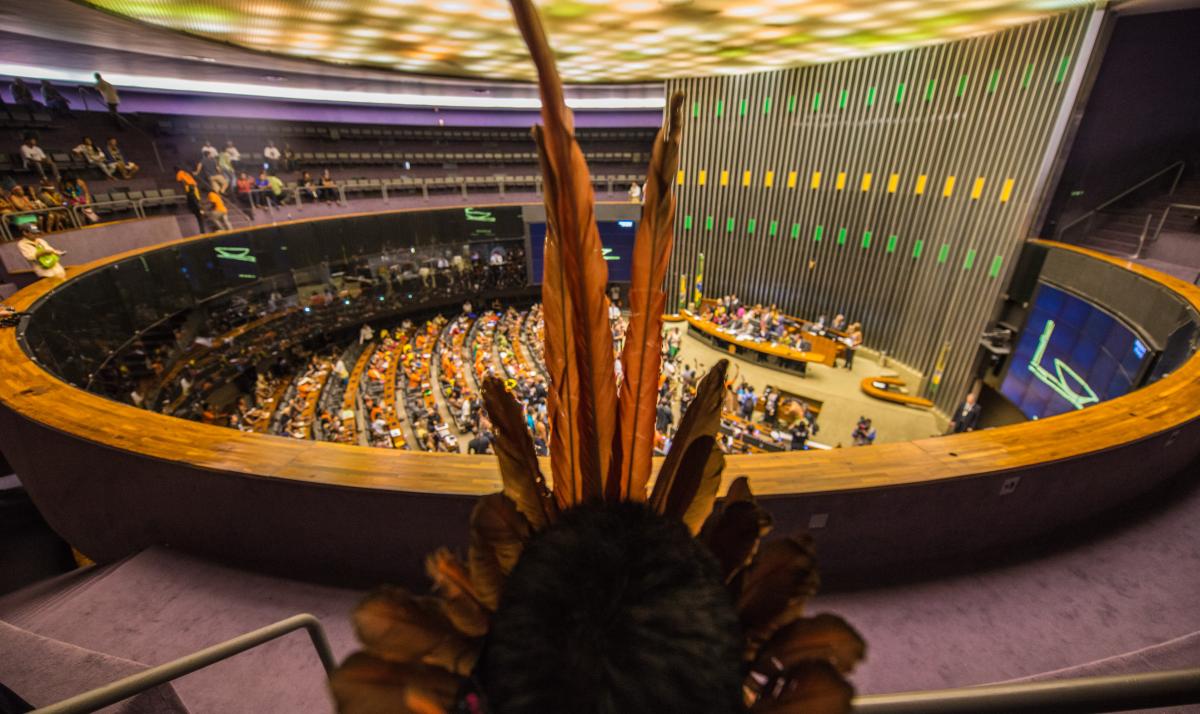 Audiência na Câmara sobre direitos indígenas em 2015 | Fábio Nascimento / MNI