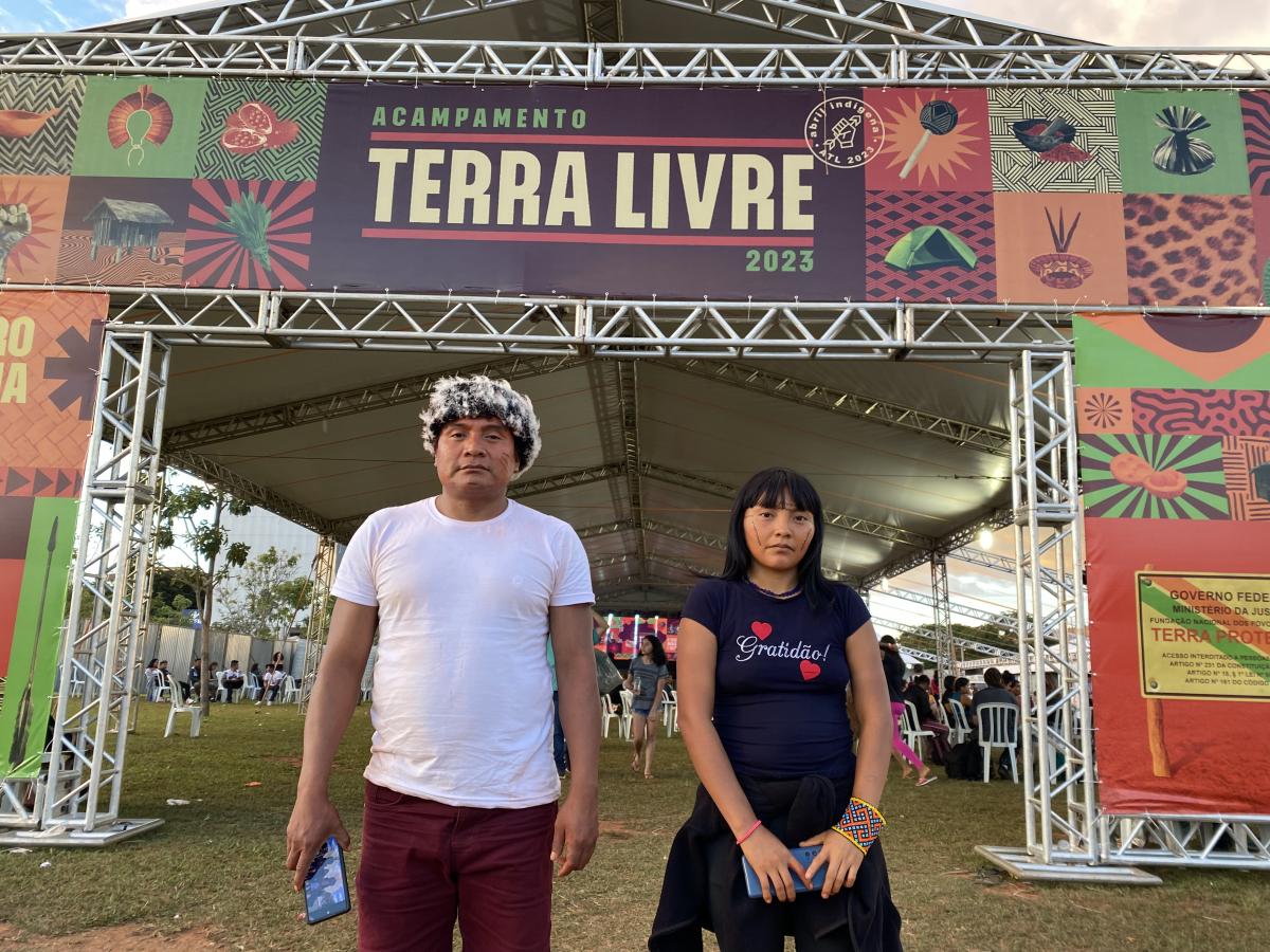 Yanomami communicators in front of the ATL plenary