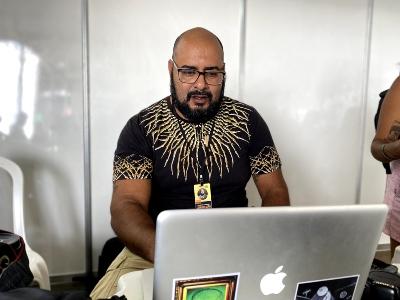 Alexandre Pankararu works on a computer at ATL