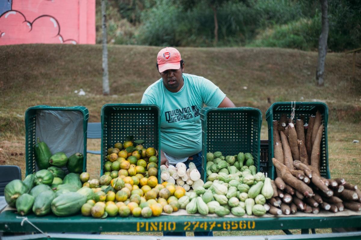 Quilombo&Quebrada fair sells organic food produced by quilombola farmers