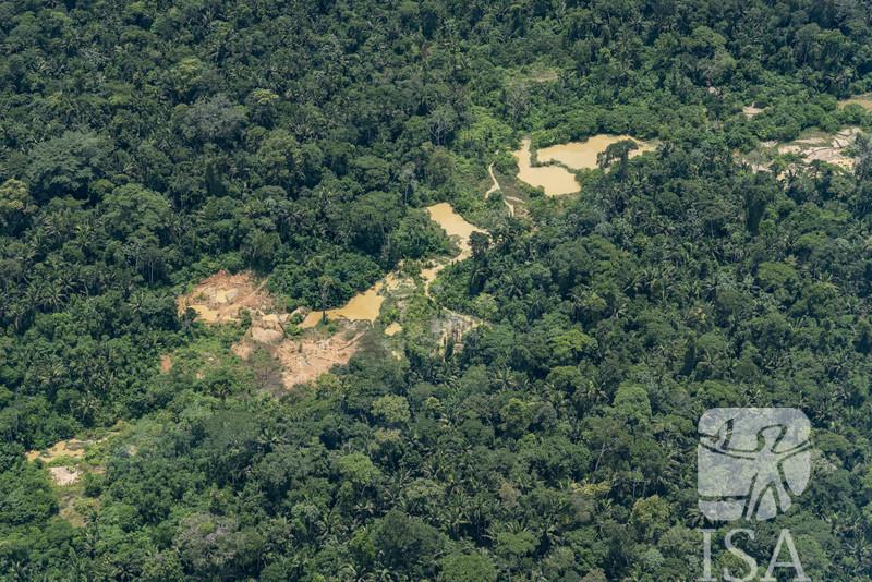 Sobrevoo na Terra Indígena (TI) Apyterewa, onde está localizado o maior garimpo da TI