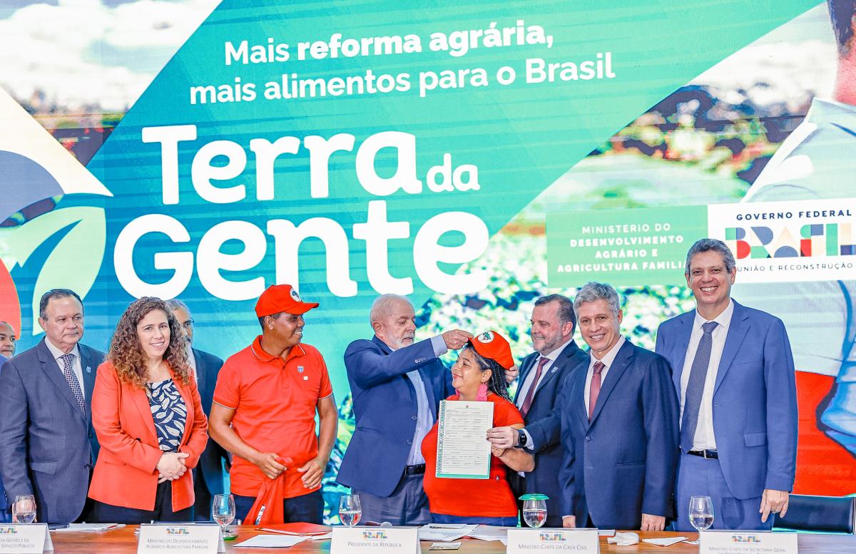 Cerimônia de lançamento do programa Terra da Gente, no Palácio do Planalto, com o presidente Lula, no dia 15/4/2024 | Ricardo Stukerte / PR