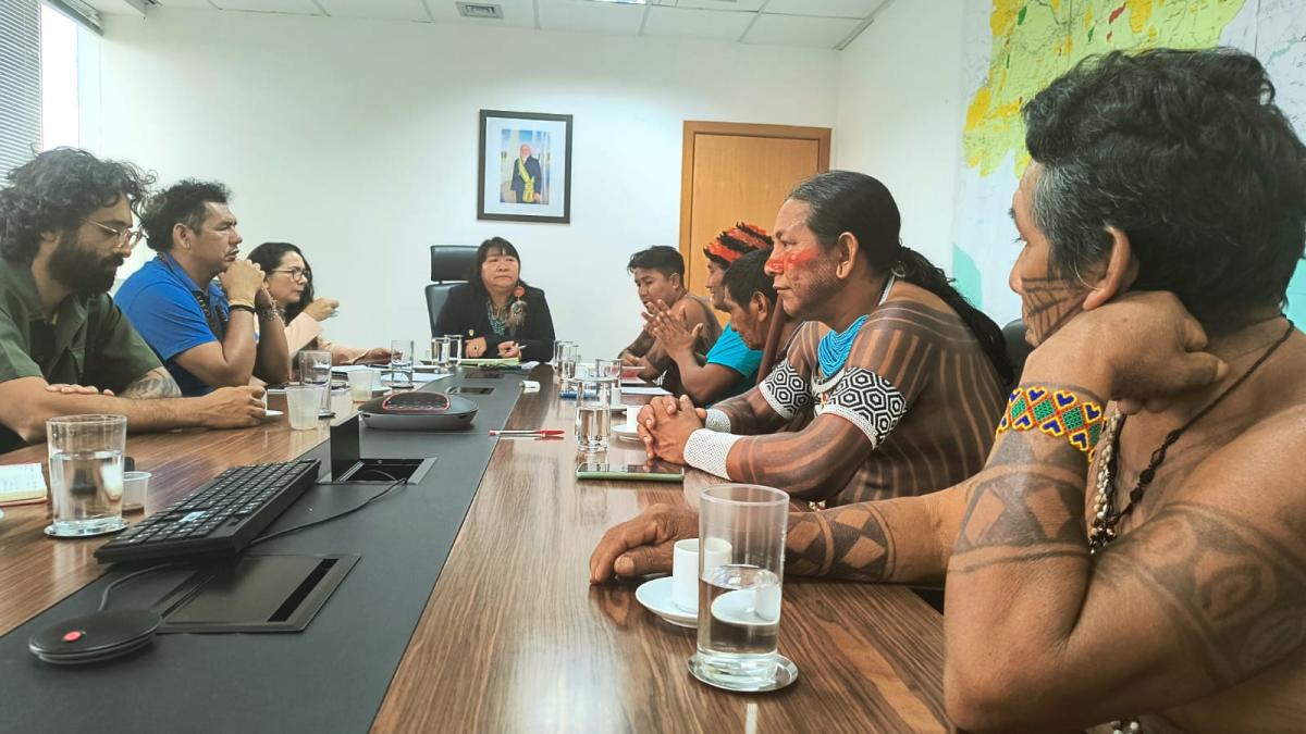 Meeting between leaders of the Alliance in Defense of Territories and the president of Funai, Joênia Wapichana, took place in the middle of ATL 2024