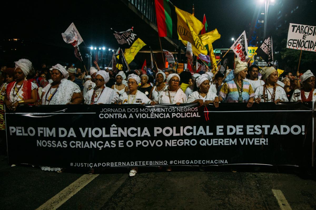 Movimentos negros protestam por todo o Brasil contra a violência policial e do Estado em agosto de 2023. Os ativistas também pedem justiça para Bernadete Pacífico.