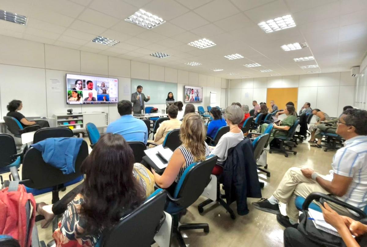 Grupo de Trabalho Técnico de Salvaguardas em reunião no dia 30 de julho