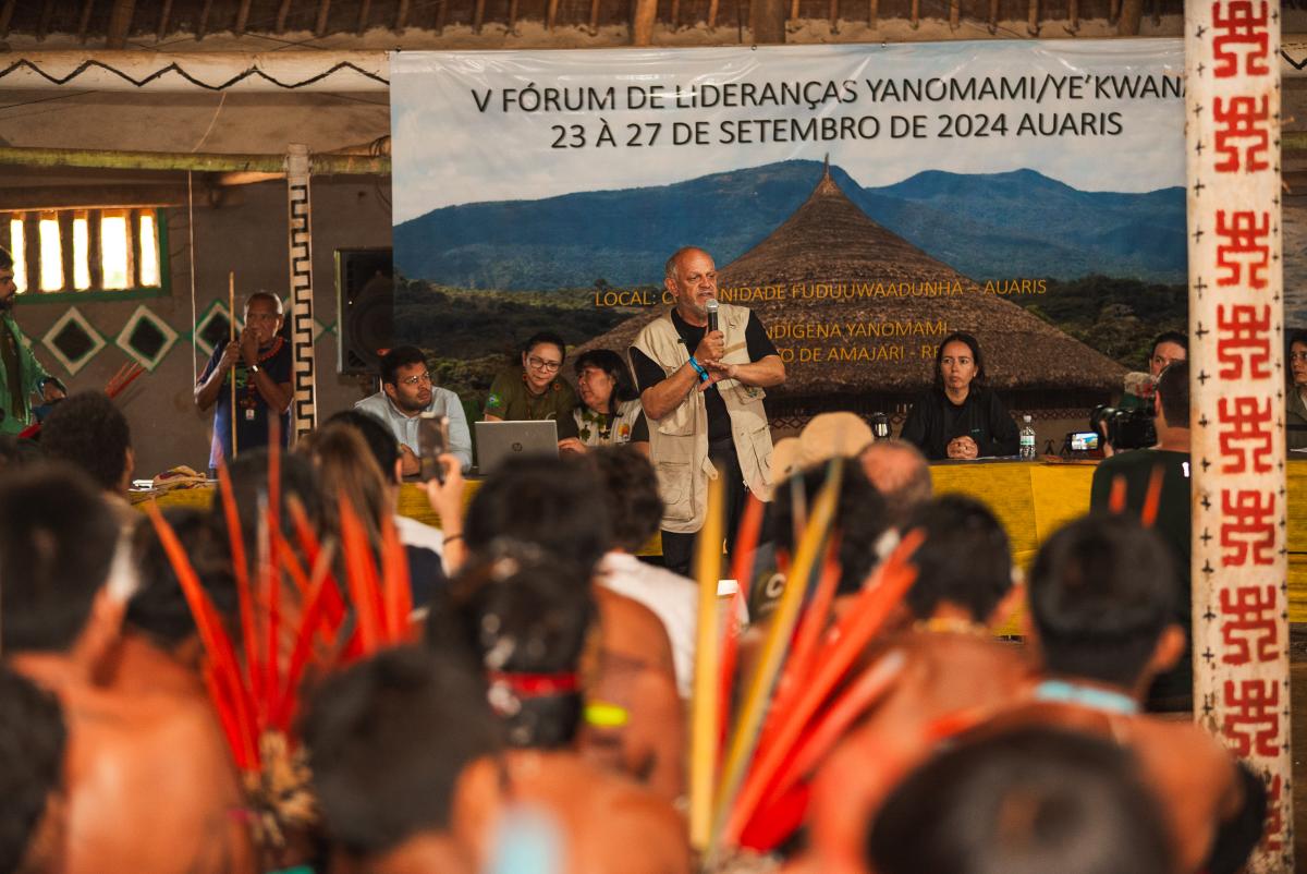 “Os anciões nos orientaram a permanecer nesta comunidade. Historicamente é onde vivem os Ye’kwana e não pretendemos nos mudar. Aqui vive uma grande população e por isso escolhemos fazer o Fórum aqui”, explicou Júlio.