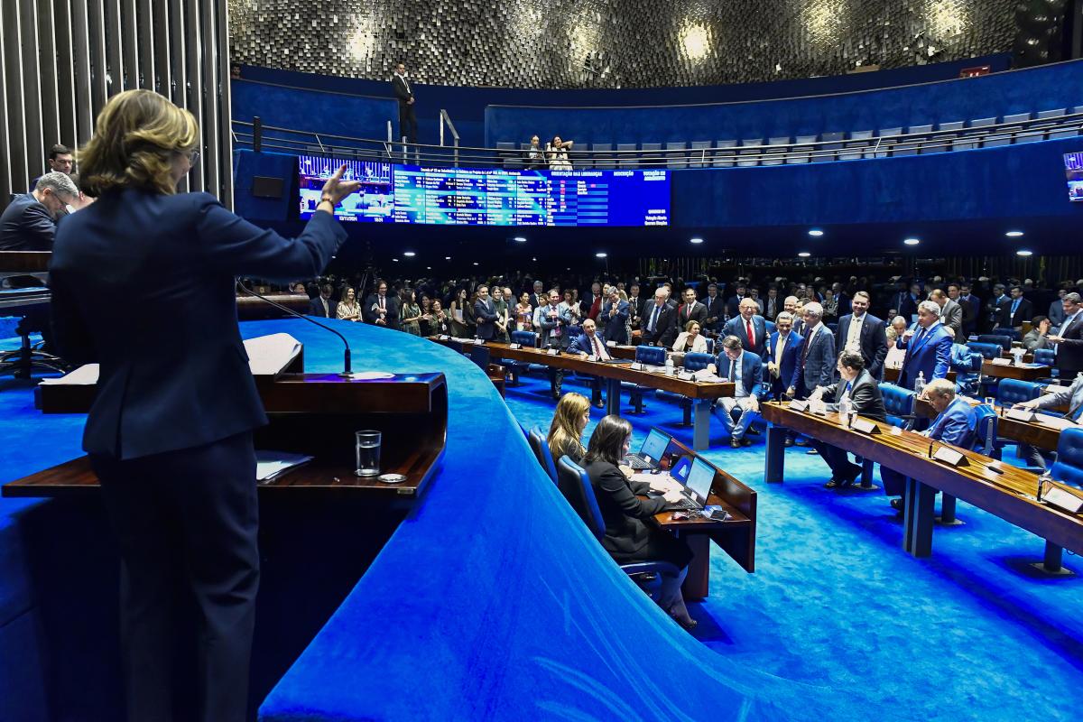 Senadores debatem substitutivo da relatora Leila Barros (PDT-DF) ao PL 182/2024, que regula o mercado de carbono no Brasil | Waldemir Barreto / Agência Senado