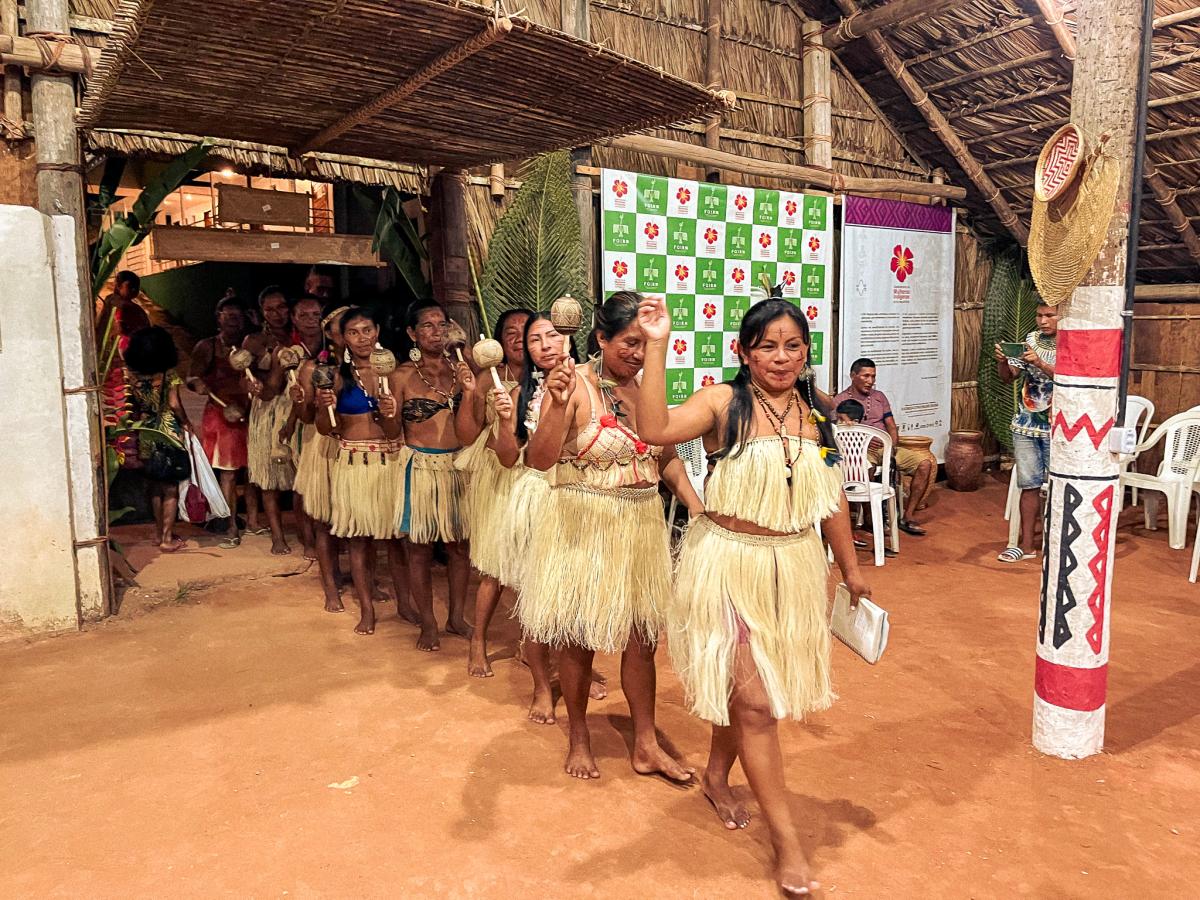 dança tradicional das mulheres da Coidi