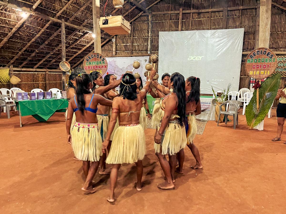 dança tradicional das mulheres da coidi