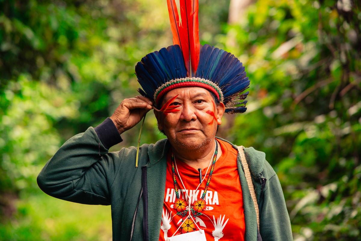 Davi Kopenawa Yanomami, xamã e liderança indígena, posa para foto na abertura do V Fórum de Lideranças Yanomami e Ye’kwana