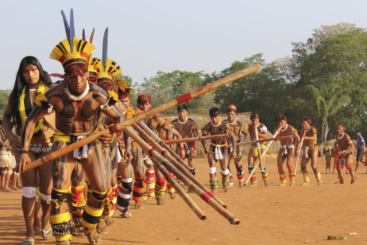 Dança Kuikuro, celebração dos 20 anos da Associação Terra Indígena do Xingu (Atix), aldeia Moygu do povo Ikpeng, Parque Indígena do Xingu (PIX)