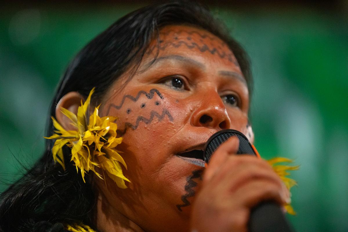 Carlinha Lins, presidenta da Associação de Mulheres Yanomami Kumirayoma (AMYK)