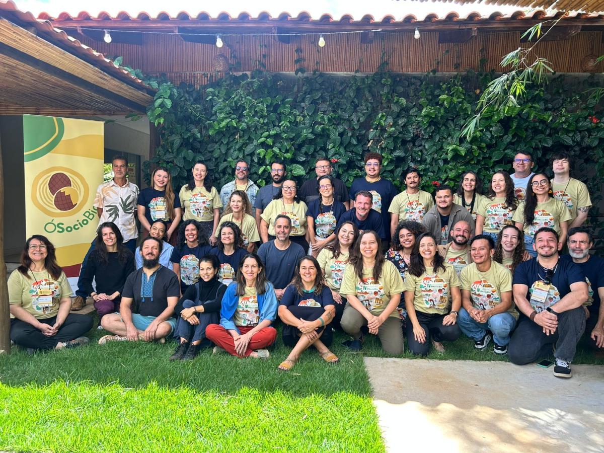 Foto geral dos participantes do encontro
