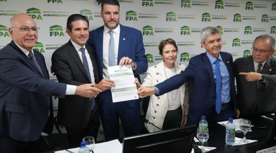 O presidente da Câmara, Hugo Motta (Republicanos-PB), encontra-se com líderes da bancada ruralista em fevereiro de 2025 | FPA