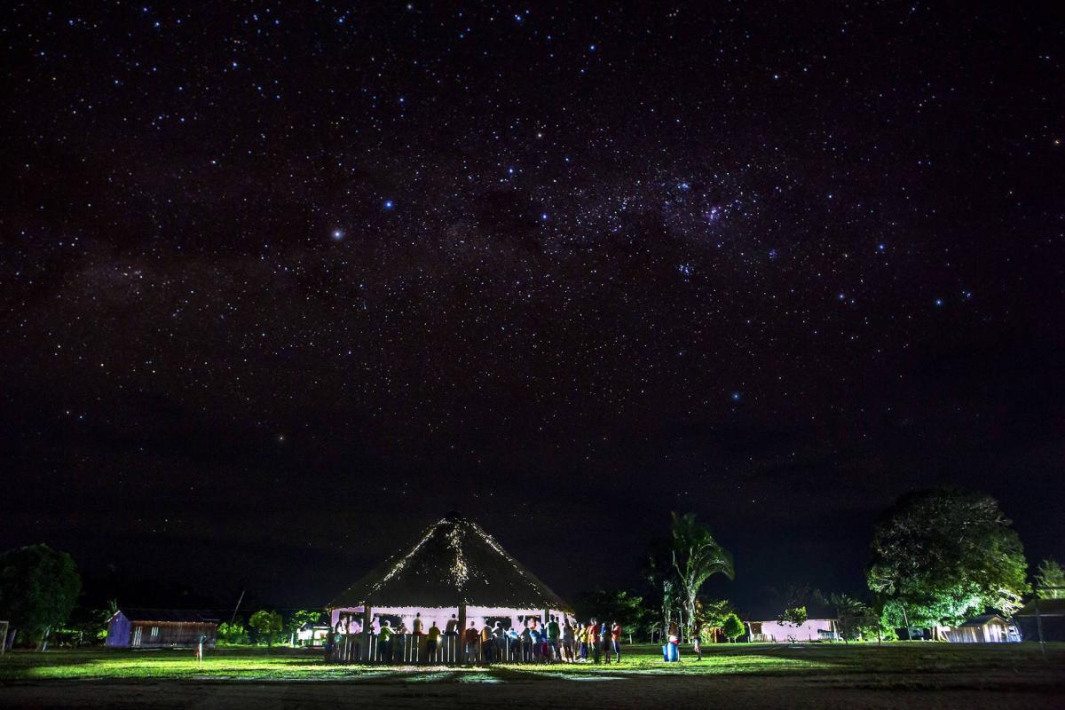 Sob o céu estrelado na aldeia Tukayá, na Terra Indígena Xipaya no Pará