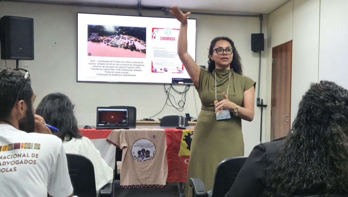 Juíza do TJ-SP, Halanna Miranda compartilhou decisões de ações de litigância climática como proteção territorial 📸 Leonor Costa