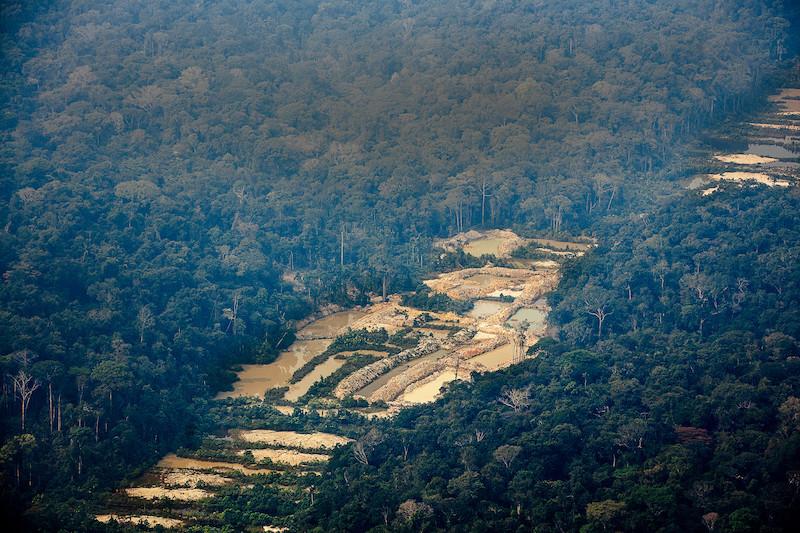 Em registro de 2020, garimpo ilegal na Terra Indígena Munduruku, município de Jacareacanga (PA)| Marizilda Cruppe/Amazônia Real