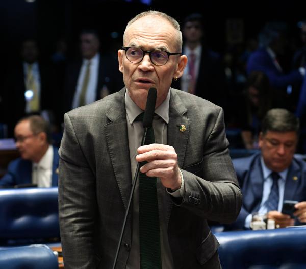 O relator do PL 1818, senador Fabiano Contarato (PT-ES) | Jefferson Rudy / Agência Senado